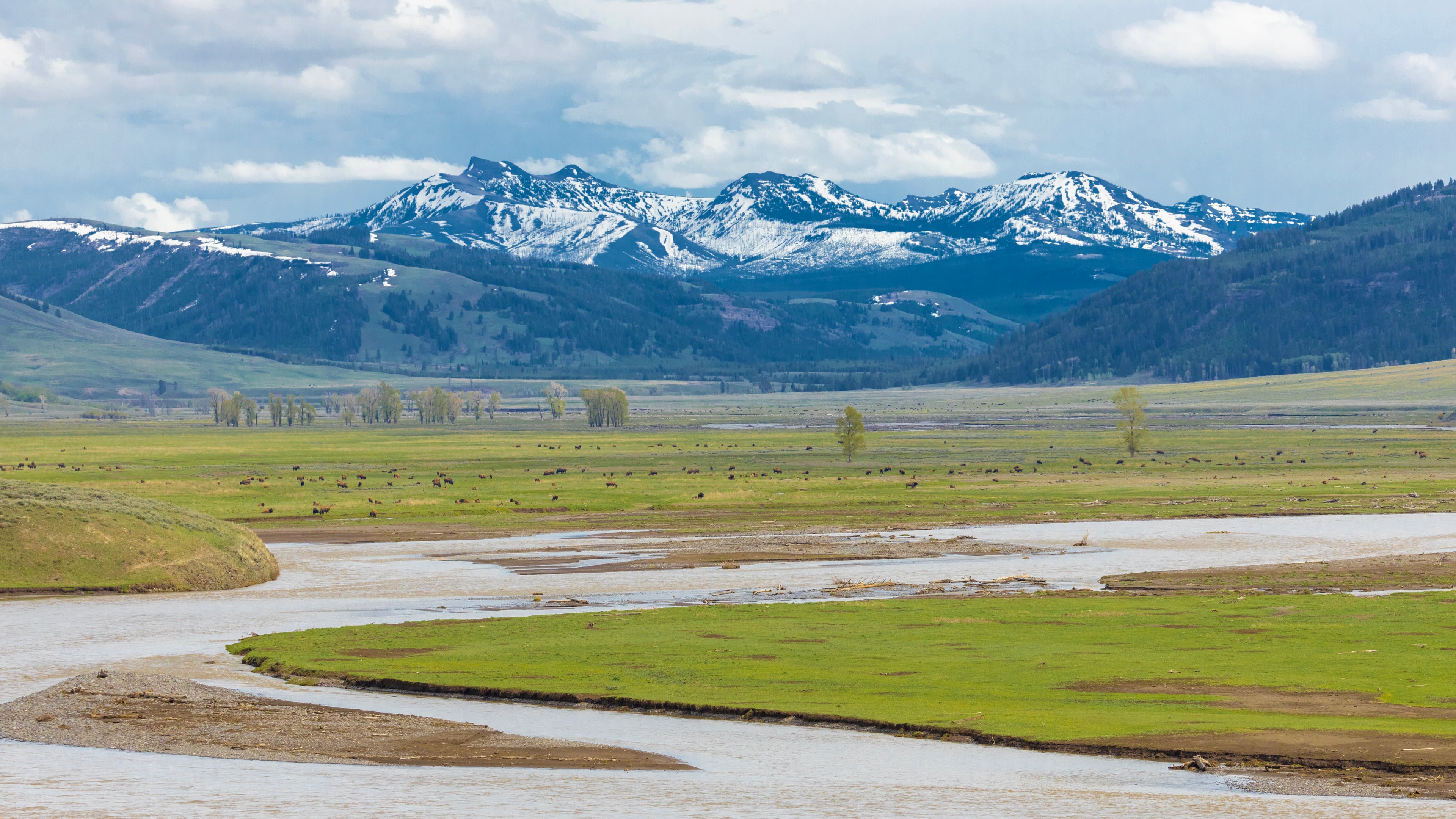 Wide landscape — sky and terrain photography
