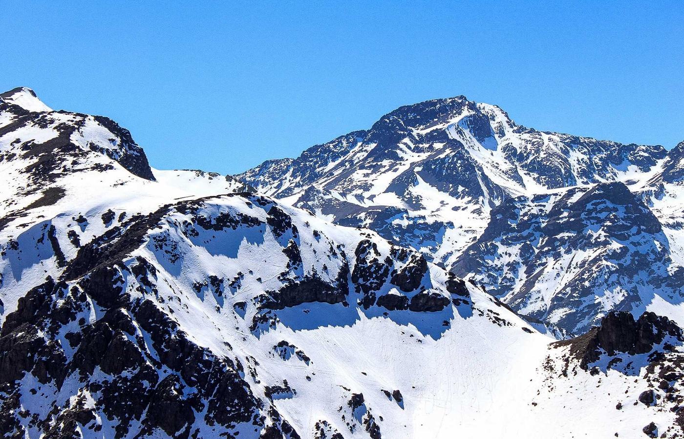 Jazz musician on corner